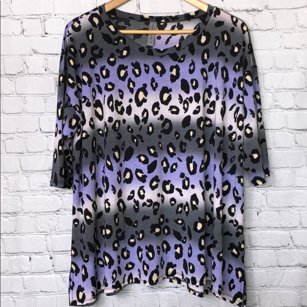 HoneyMe gray, lavender and cream top.  Size L/XL